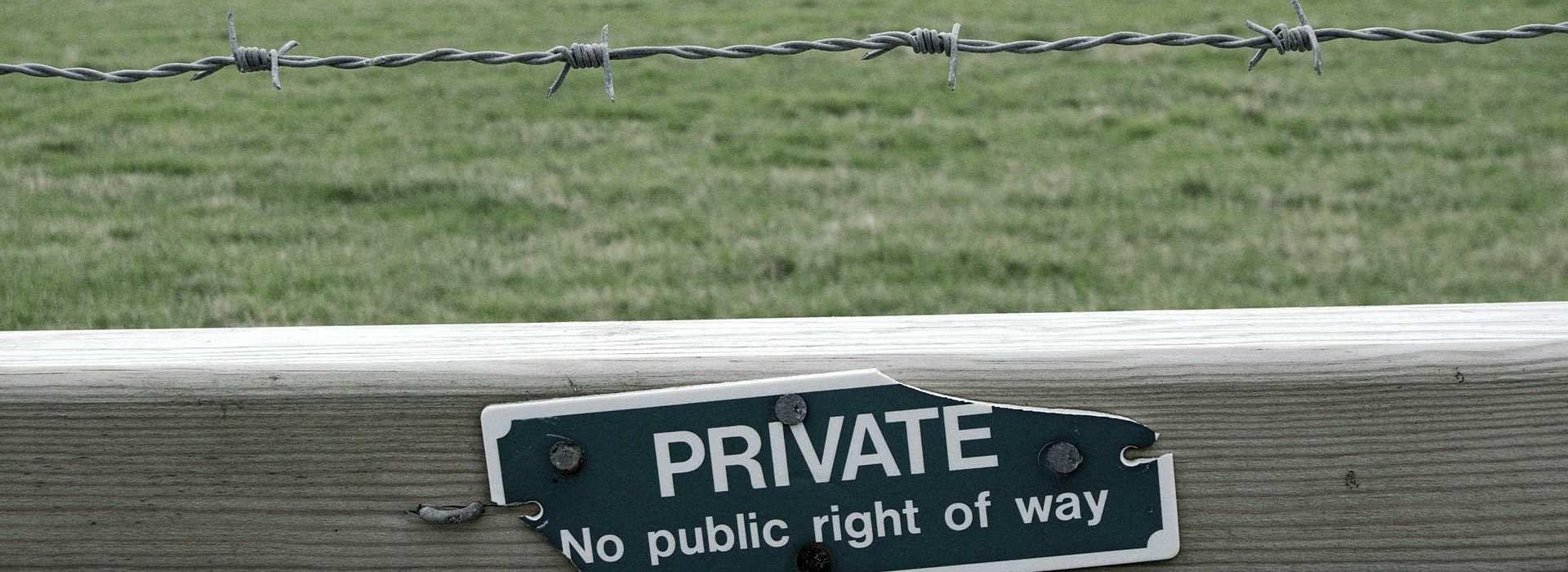 no trespassers sign